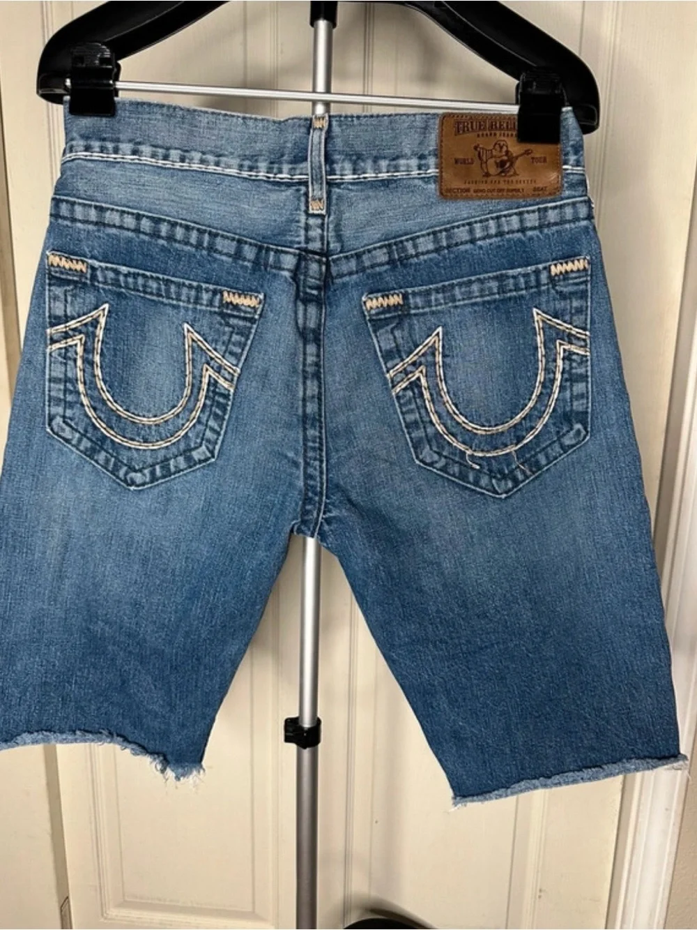 True Religion shorts men’s size 32